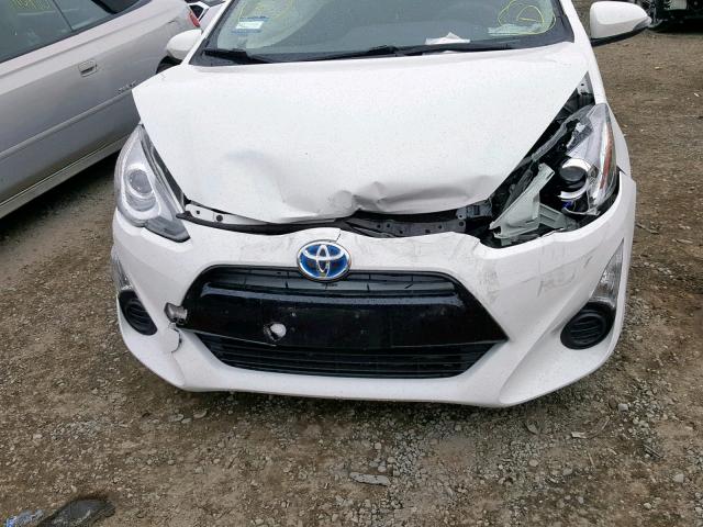 JTDKDTB31F1106028 - 2015 TOYOTA PRIUS C WHITE photo 9