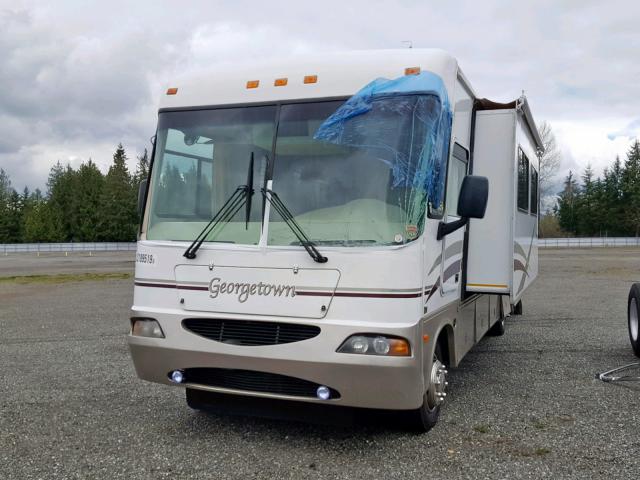 5B4MP67G123350716 - 2003 CHEVROLET P SERIES BEIGE photo 2