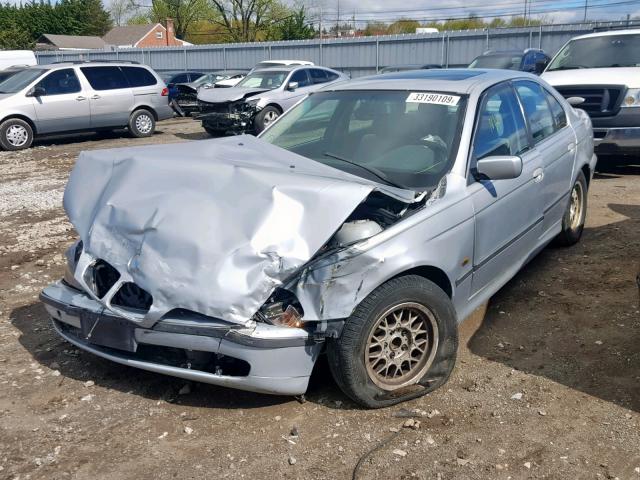 WBADD632XWGT91371 - 1998 BMW 528 I AUTO SILVER photo 2