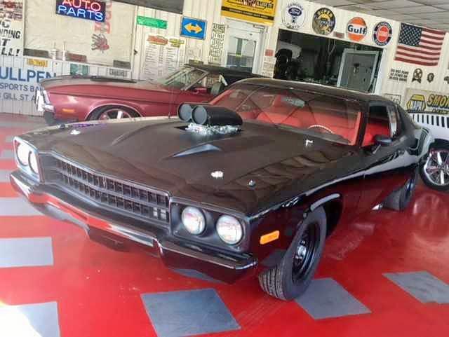 RH23K4G162591 - 1974 PLYMOUTH PLYMOUTH BLACK photo 2