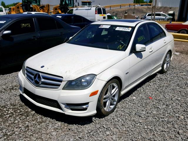 WDDGF4HB2CA608844 - 2012 MERCEDES-BENZ C 250 WHITE photo 2