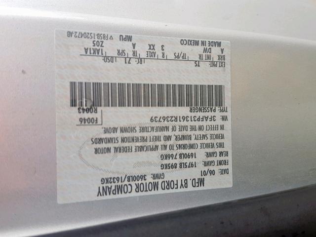 3FAFP31361R236739 - 2001 FORD FOCUS ZX3 SILVER photo 10