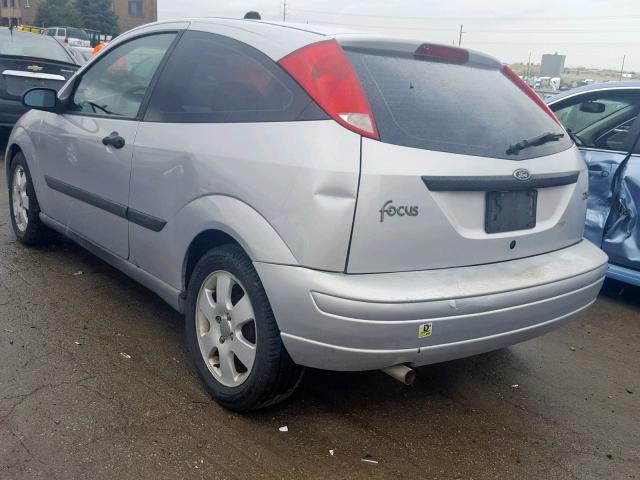 3FAFP31361R236739 - 2001 FORD FOCUS ZX3 SILVER photo 3