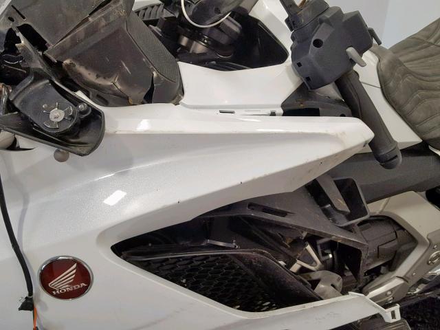 JH2SC7955JK003156 - 2018 HONDA GL1800 D WHITE photo 16