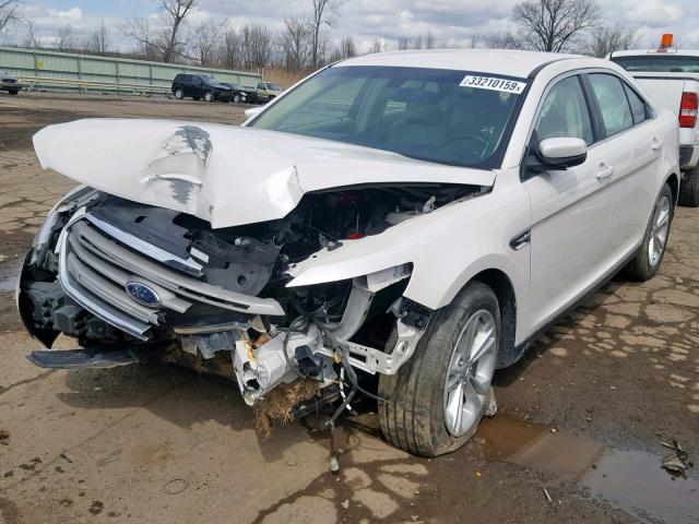 1FAHP2E8XHG137397 - 2017 FORD TAURUS SEL WHITE photo 2