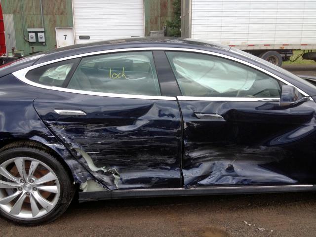 5YJSA1CN2DFP13704 - 2013 TESLA MODEL S BLUE photo 5