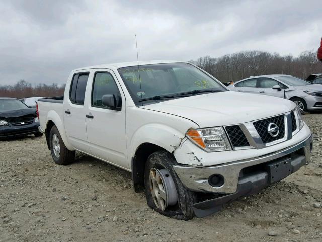 1N6AD07W98C413920 - 2008 NISSAN FRONTIER C WHITE photo 1