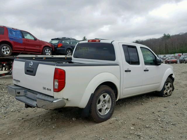 1N6AD07W98C413920 - 2008 NISSAN FRONTIER C WHITE photo 4