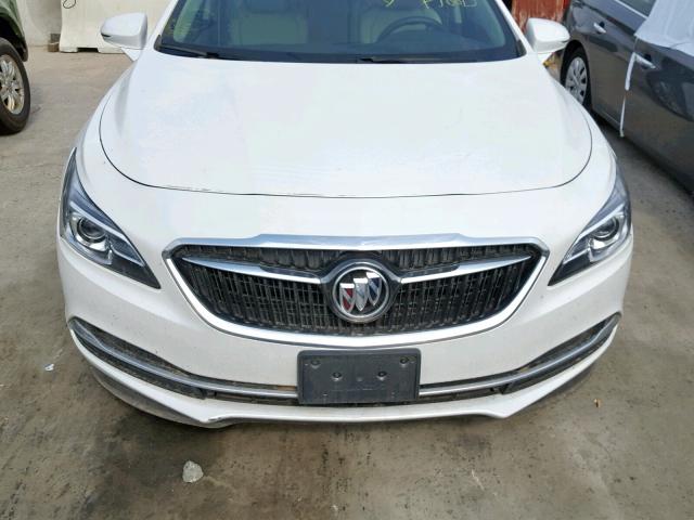 1G4ZP5SZ4JU141199 - 2018 BUICK LACROSSE E WHITE photo 9