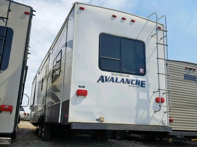 4YDF33022DE760666 - 2013 KEYSTONE AVALANCHE WHITE photo 3