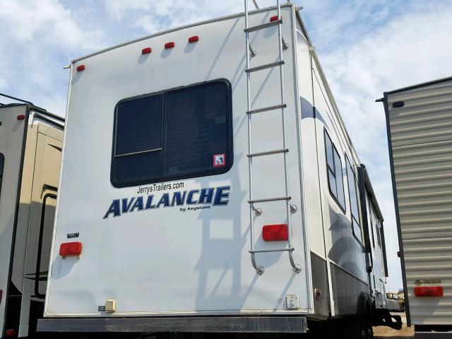 4YDF33022DE760666 - 2013 KEYSTONE AVALANCHE WHITE photo 4