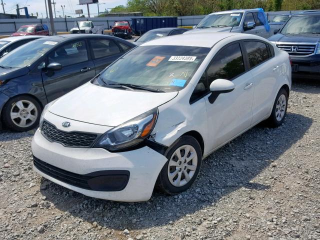 KNADM4A37F6502805 - 2015 KIA RIO LX WHITE photo 2