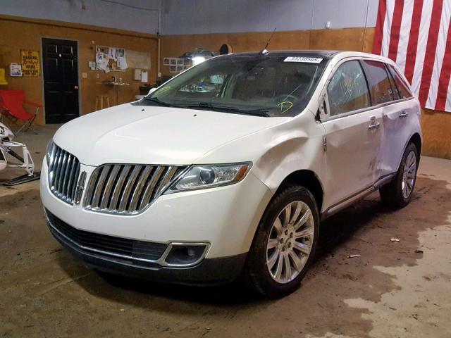 2LMDJ8JK0DBL27046 - 2013 LINCOLN MKX WHITE photo 2