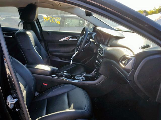 SJKCH5CP6HA021417 - 2017 INFINITI QX30 BASE BLACK photo 5