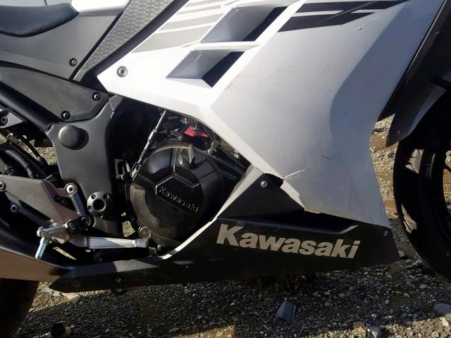 JKAEX8A16HDA30709 - 2017 KAWASAKI EX300 A WHITE photo 7