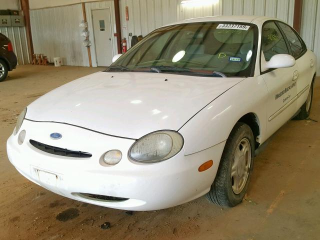 1FALP52U9VA172489 - 1997 FORD TAURUS GL WHITE photo 2