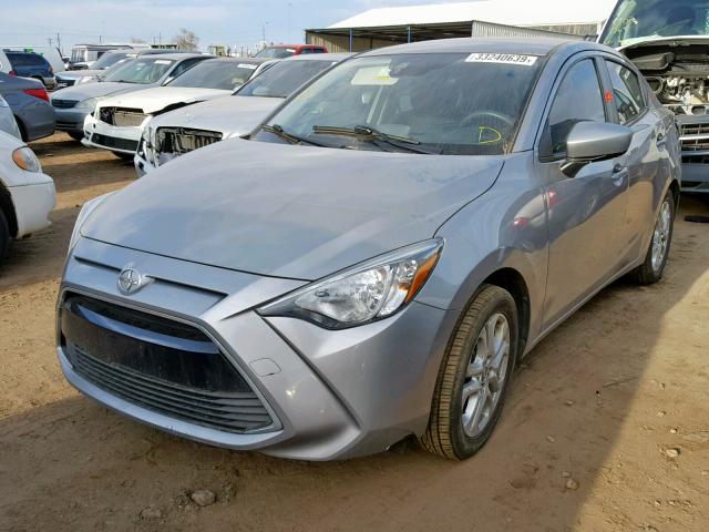 3MYDLBZV7GY109009 - 2016 TOYOTA SCION IA SILVER photo 2