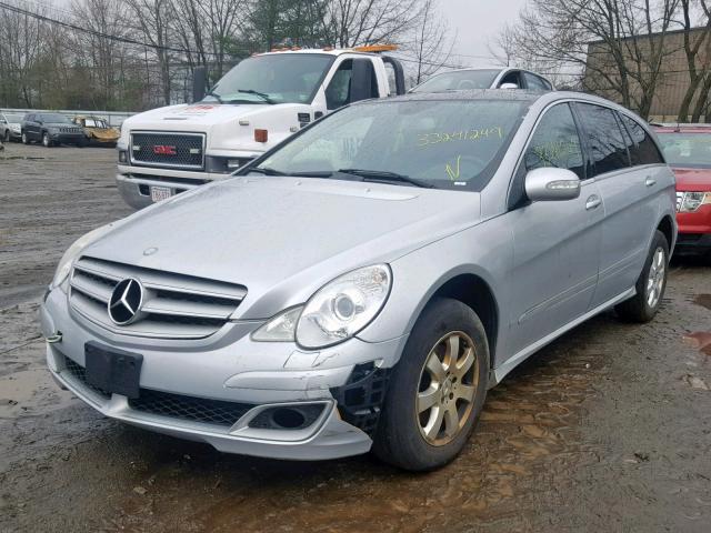 4JGCB65E97A055674 - 2007 MERCEDES-BENZ R 350 SILVER photo 1