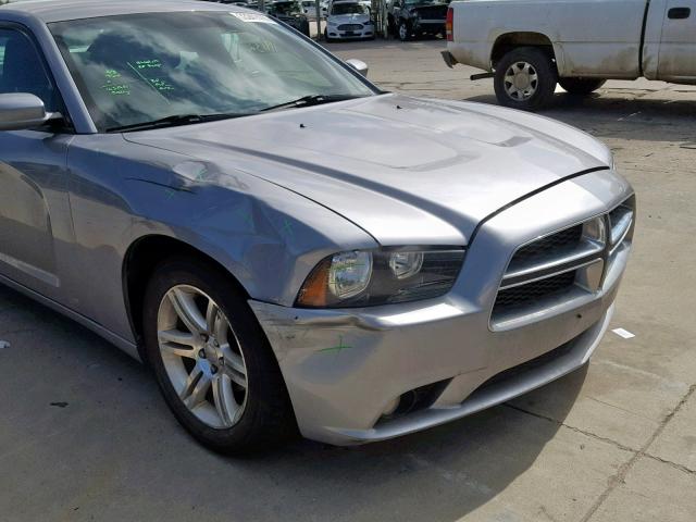 2B3CL3CG2BH521123 - 2011 DODGE CHARGER SILVER photo 9