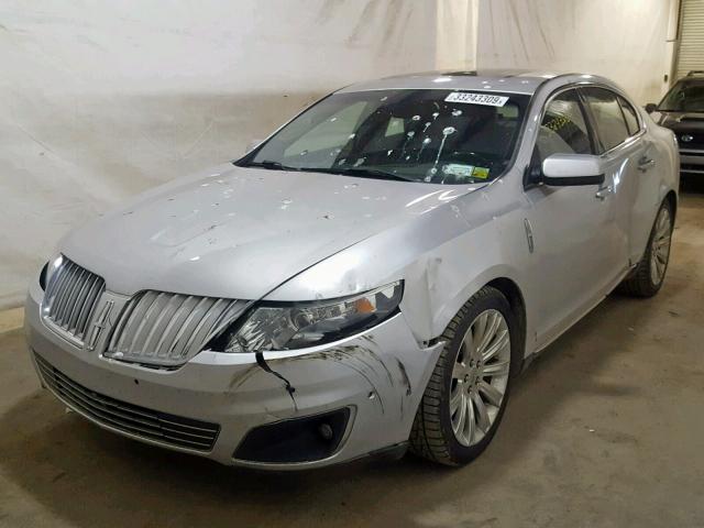 1LNHL9FT7AG611423 - 2010 LINCOLN MKS SILVER photo 2