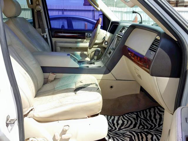5LMFU27RX3LJ09138 - 2003 LINCOLN NAVIGATOR WHITE photo 5