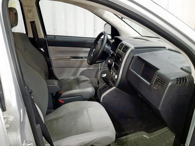 1J8FF47W17D169482 - 2007 JEEP COMPASS SILVER photo 5