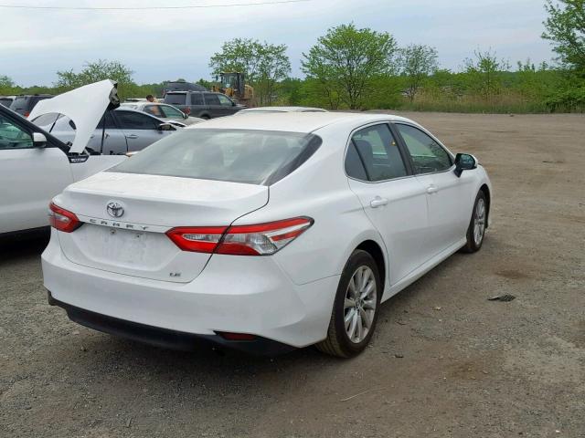 4T1B11HK7JU075401 - 2018 TOYOTA CAMRY L WHITE photo 4