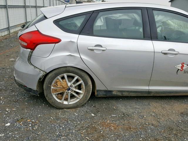 1FADP3K23GL364800 - 2016 FORD FOCUS SE SILVER photo 10