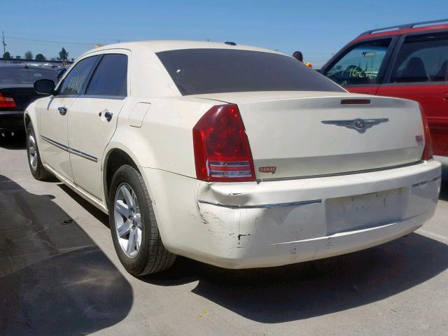 2C3CA5CV5AH319782 - 2010 CHRYSLER 300 TOURIN WHITE photo 3