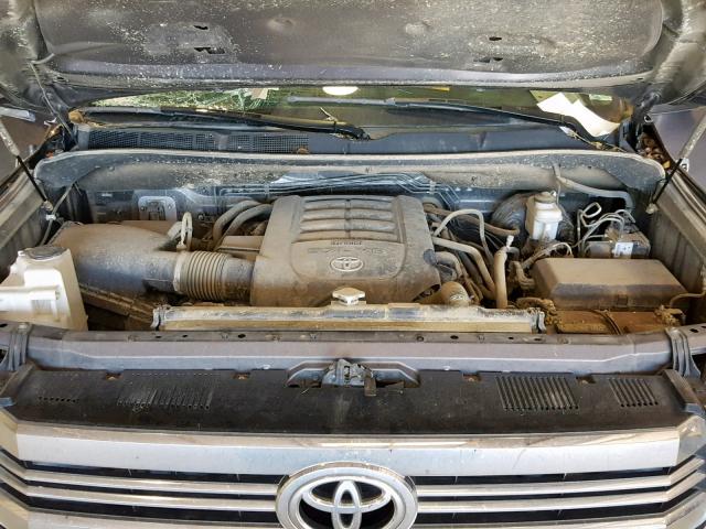 5TFDW5F17HX649682 - 2017 TOYOTA TUNDRA CRE GRAY photo 7