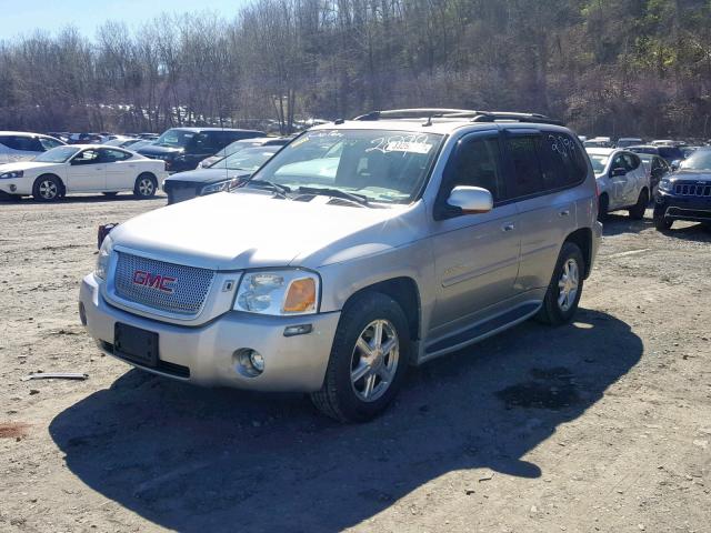 1GKET63M252351913 - 2005 GMC ENVOY DENA SILVER photo 2