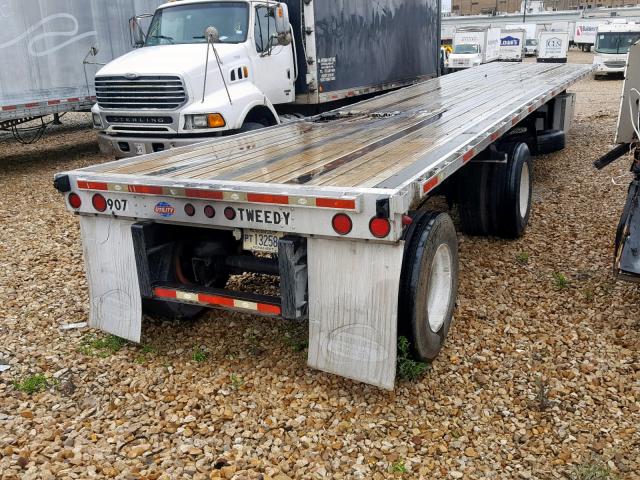 1UYFS24898A220907 - 2008 UTILITY FLAT BED SILVER photo 4