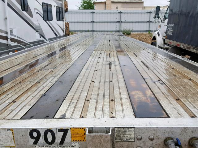 1UYFS24898A220907 - 2008 UTILITY FLAT BED SILVER photo 5