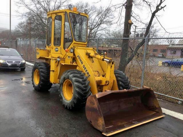 T60084X000222 - 1996 JOHN DEERE LOADER YELLOW photo 1