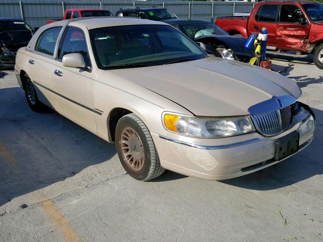 1LNHM83W8YY919503 - 2000 LINCOLN TOWN CAR C BEIGE photo 1