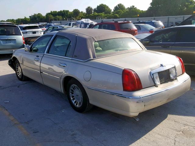 1LNHM83W8YY919503 - 2000 LINCOLN TOWN CAR C BEIGE photo 3