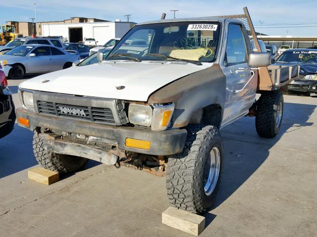 JT4VN02D4L2000986 - 1990 TOYOTA PICKUP 1/2 TWO TONE photo 2