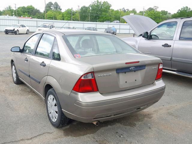 1FAFP34N85W166662 - 2005 FORD FOCUS ZX4 BEIGE photo 3