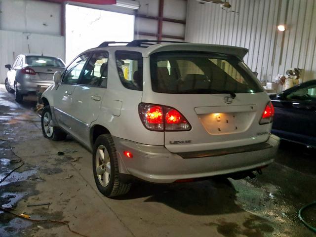 JTJHF10U320279485 - 2002 LEXUS RX 300 SILVER photo 3