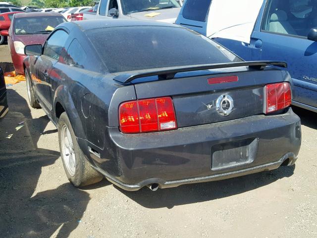 1ZVFT82H275257318 - 2007 FORD MUSTANG GT GRAY photo 3