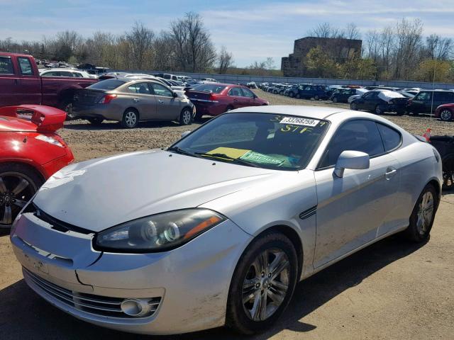 KMHHM66D38U268948 - 2008 HYUNDAI TIBURON GS SILVER photo 2