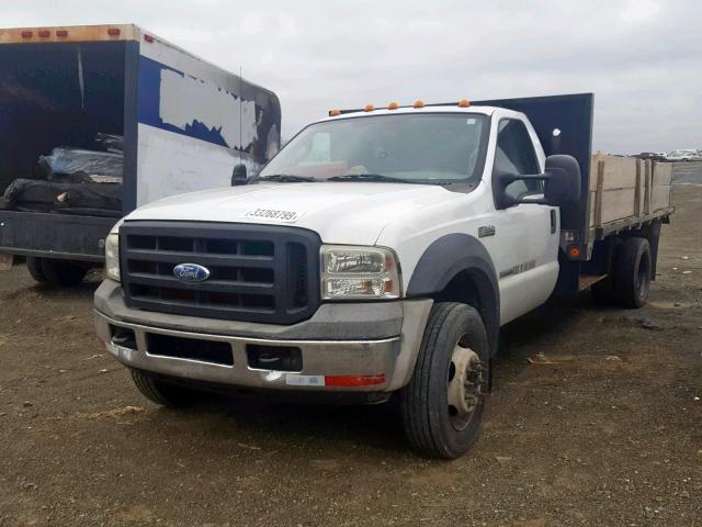 1FDAF56P56EA56673 - 2006 FORD F550 WHITE photo 2