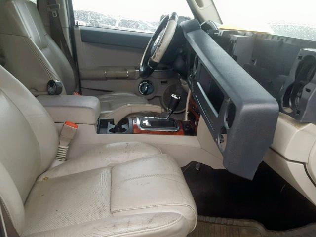 1J8HG58216C105681 - 2006 JEEP COMMANDER SILVER photo 5