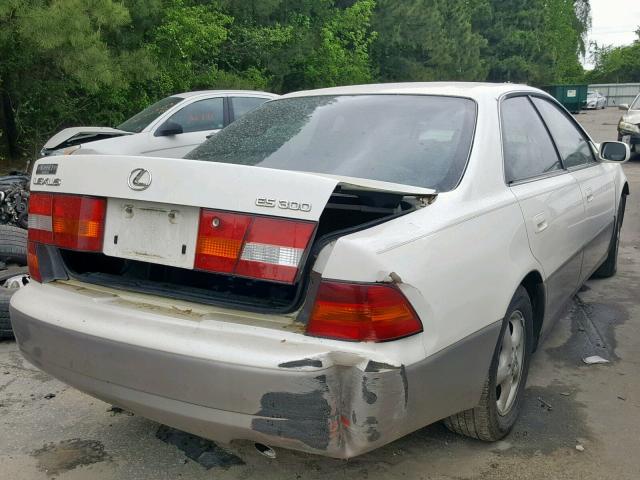 JT8BF28G5W5041884 - 1998 LEXUS ES 300 WHITE photo 4