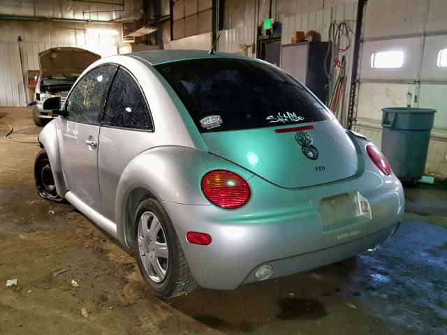 3VWCF21CXXM448329 - 1999 VOLKSWAGEN NEW BEETLE ვერცხლისფერი ფოტო 3