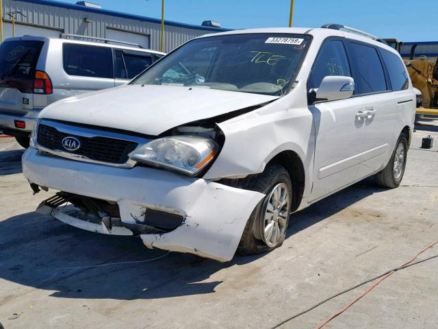 KNDMG4C77C6446225 - 2012 KIA SEDONA LX WHITE photo 2