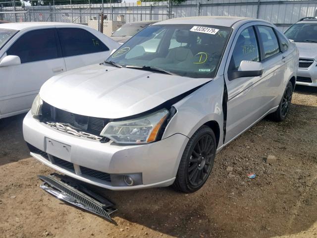 1FAHP36N79W134295 - 2009 FORD FOCUS SES SILVER photo 2