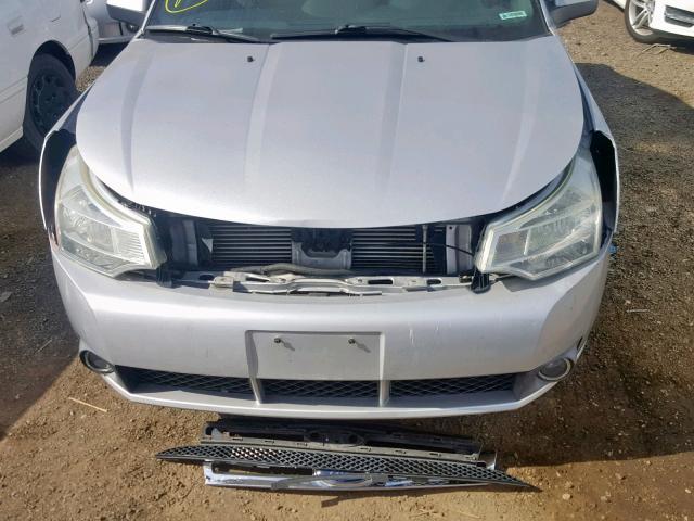 1FAHP36N79W134295 - 2009 FORD FOCUS SES SILVER photo 9