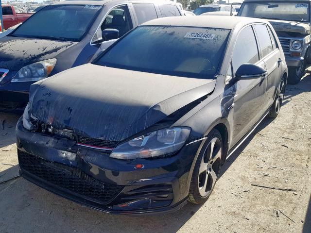 3VW447AU6JM277683 - 2018 VOLKSWAGEN GTI S/SE BLACK photo 2