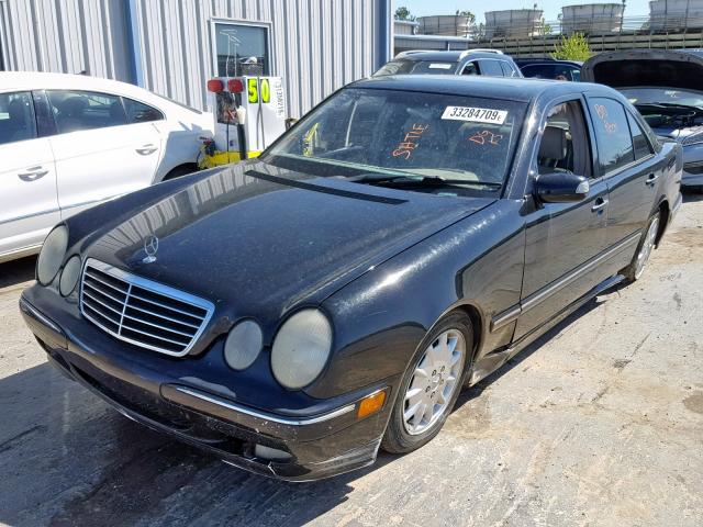 WDBJF65J7YB084212 - 2000 MERCEDES-BENZ E 320 BLACK photo 2